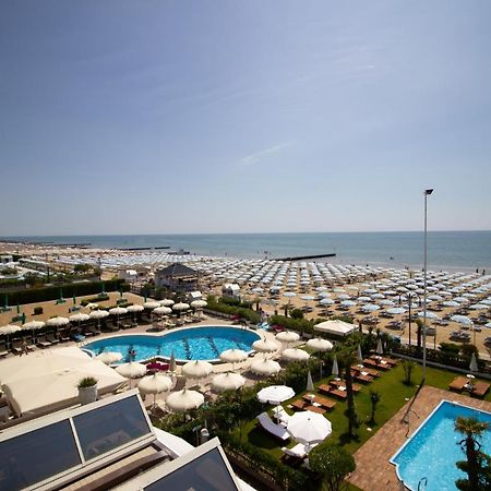 Hotel Universo Lido di Jesolo Exterior photo