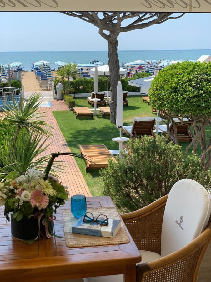 Hotel Universo Lido di Jesolo Exterior photo