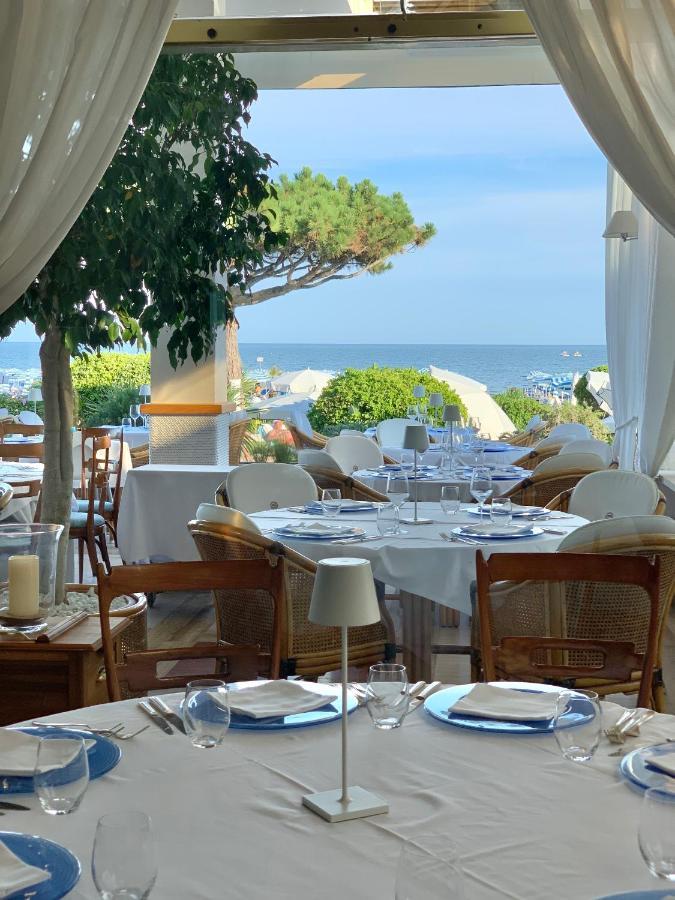 Hotel Universo Lido di Jesolo Exterior photo