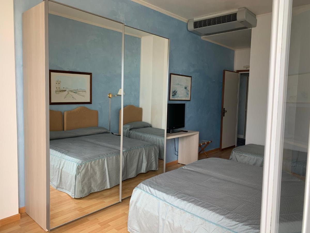 Hotel Universo Lido di Jesolo Exterior photo