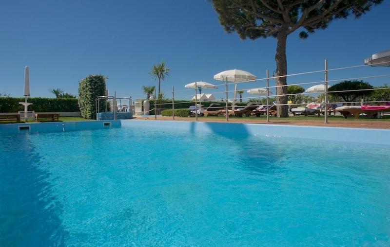 Hotel Universo Lido di Jesolo Exterior photo