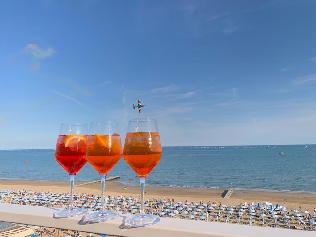 Hotel Universo Lido di Jesolo Exterior photo