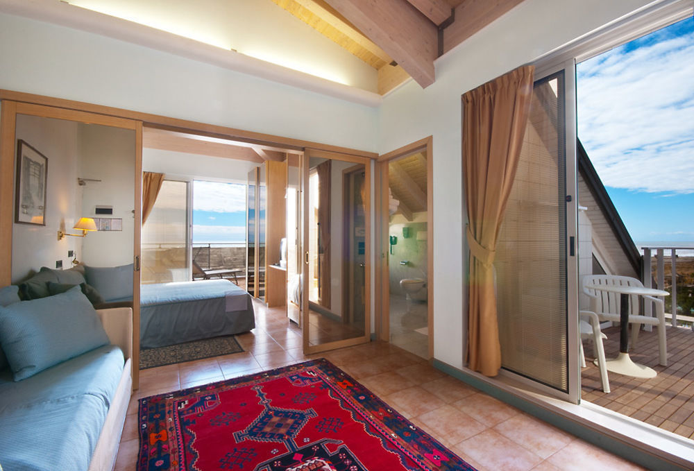 Hotel Universo Lido di Jesolo Exterior photo
